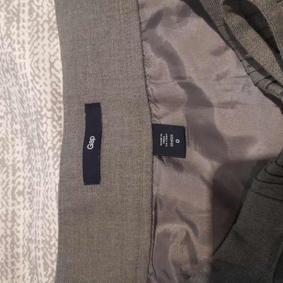 🌞3/$60 GAP Grey Skirt - Picture 3 of 5